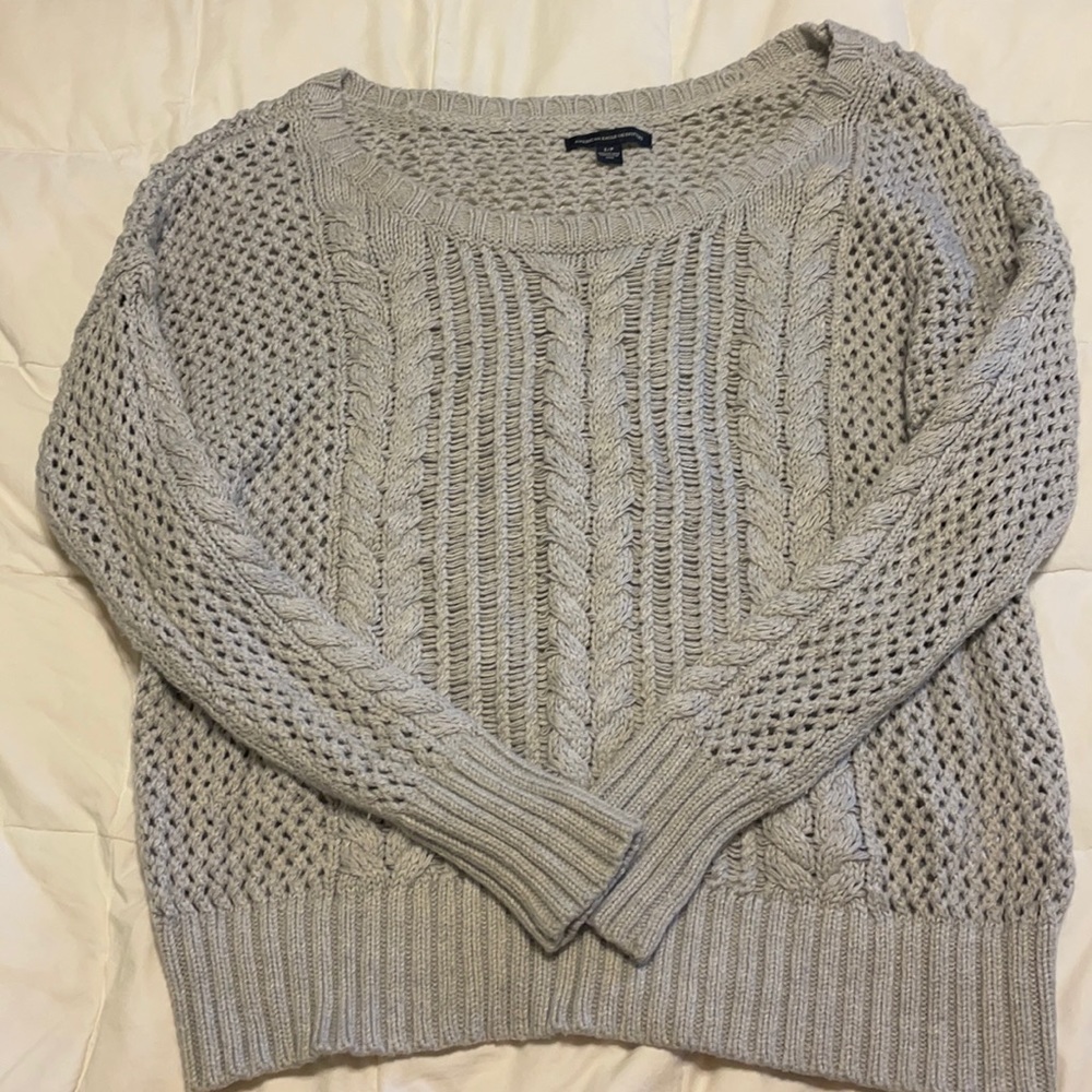 Women’s S American Eagle sweater
